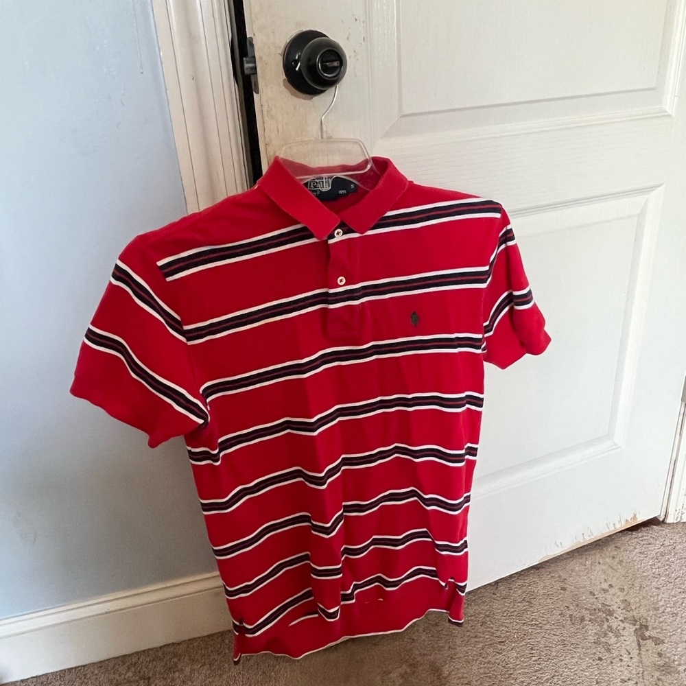 Adult Medium Polo Ralph Lauren shirt Great condition just smallwrinkles no stain